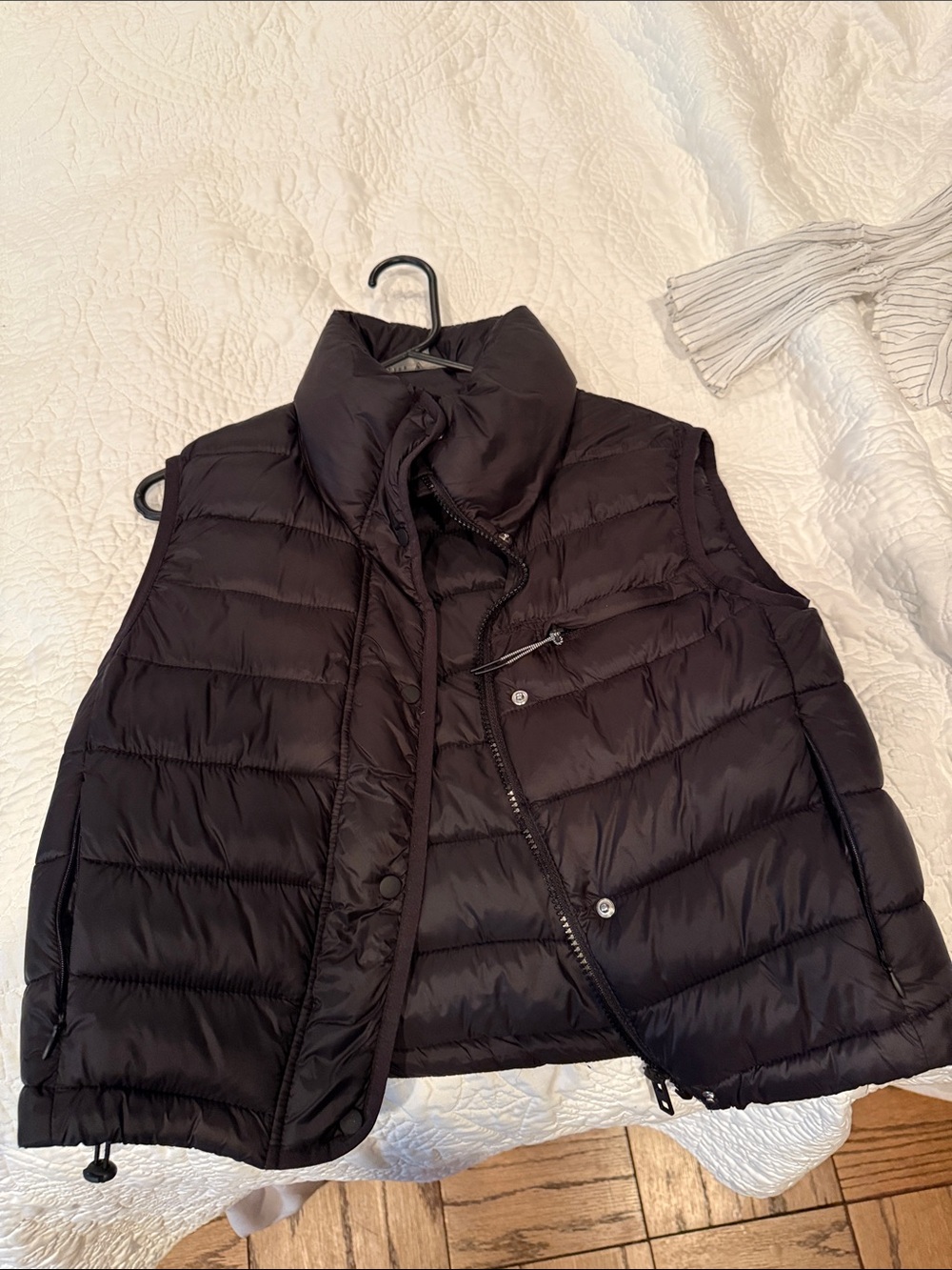 Zara Black Quilted Puffer Vest - Women's